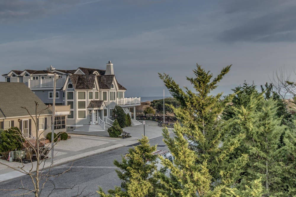 5909 Dune Drive