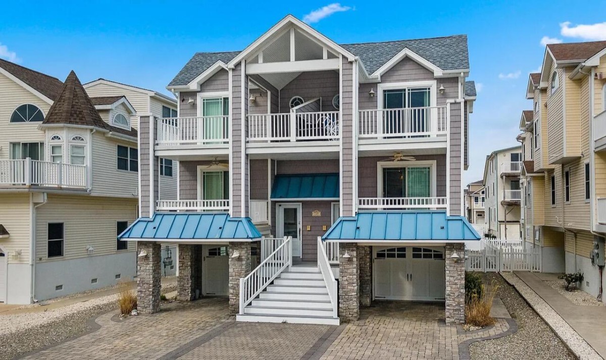 129 59th Street East | Sea Isle City, NJ | Long & Foster Vacation