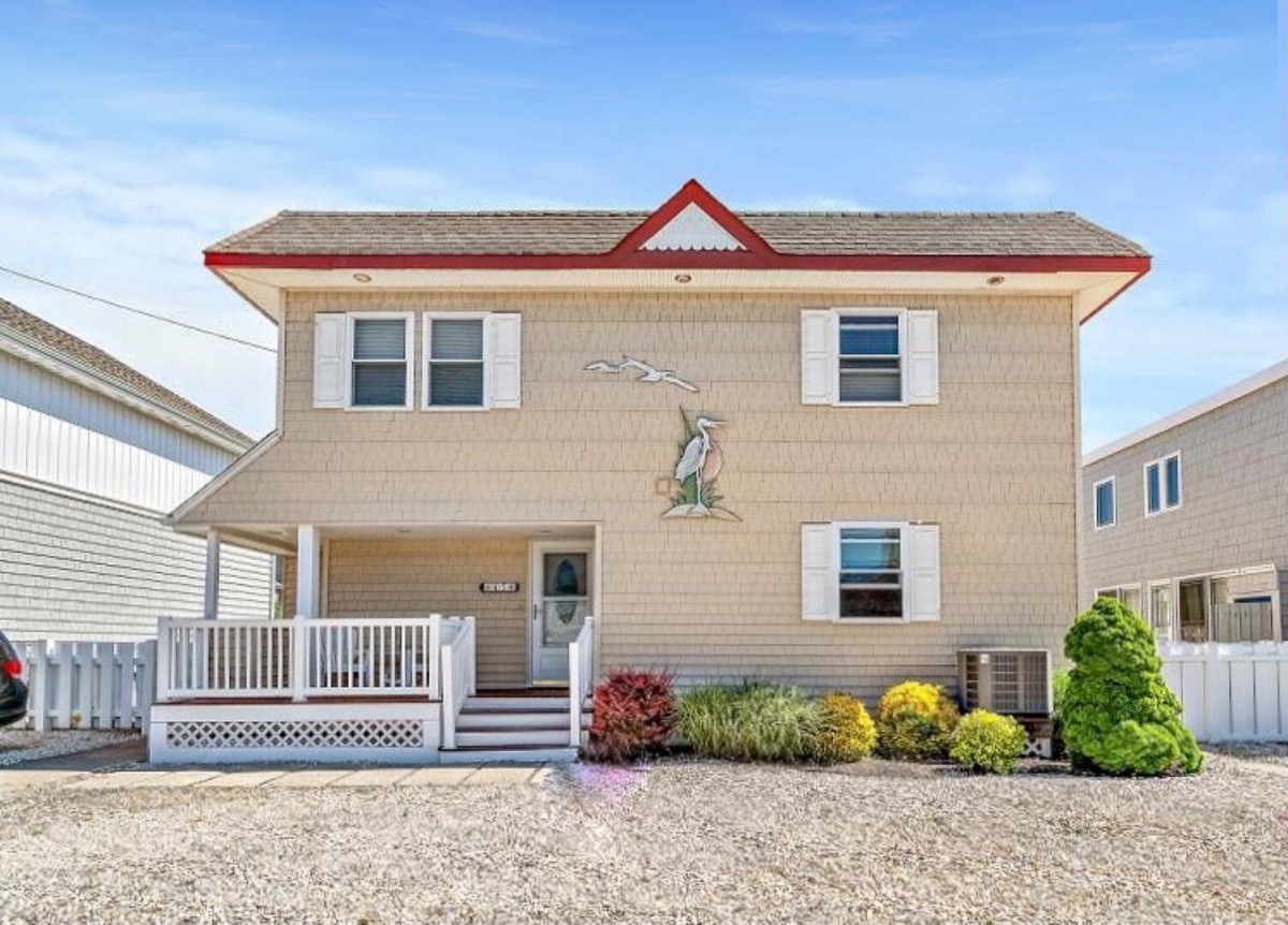 45 W 19th Street | Avalon, NJ | Long & Foster Vacation Rentals