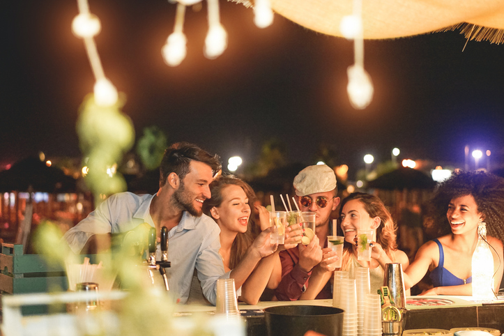 Friends enjoy nightlife in Dewey Beach